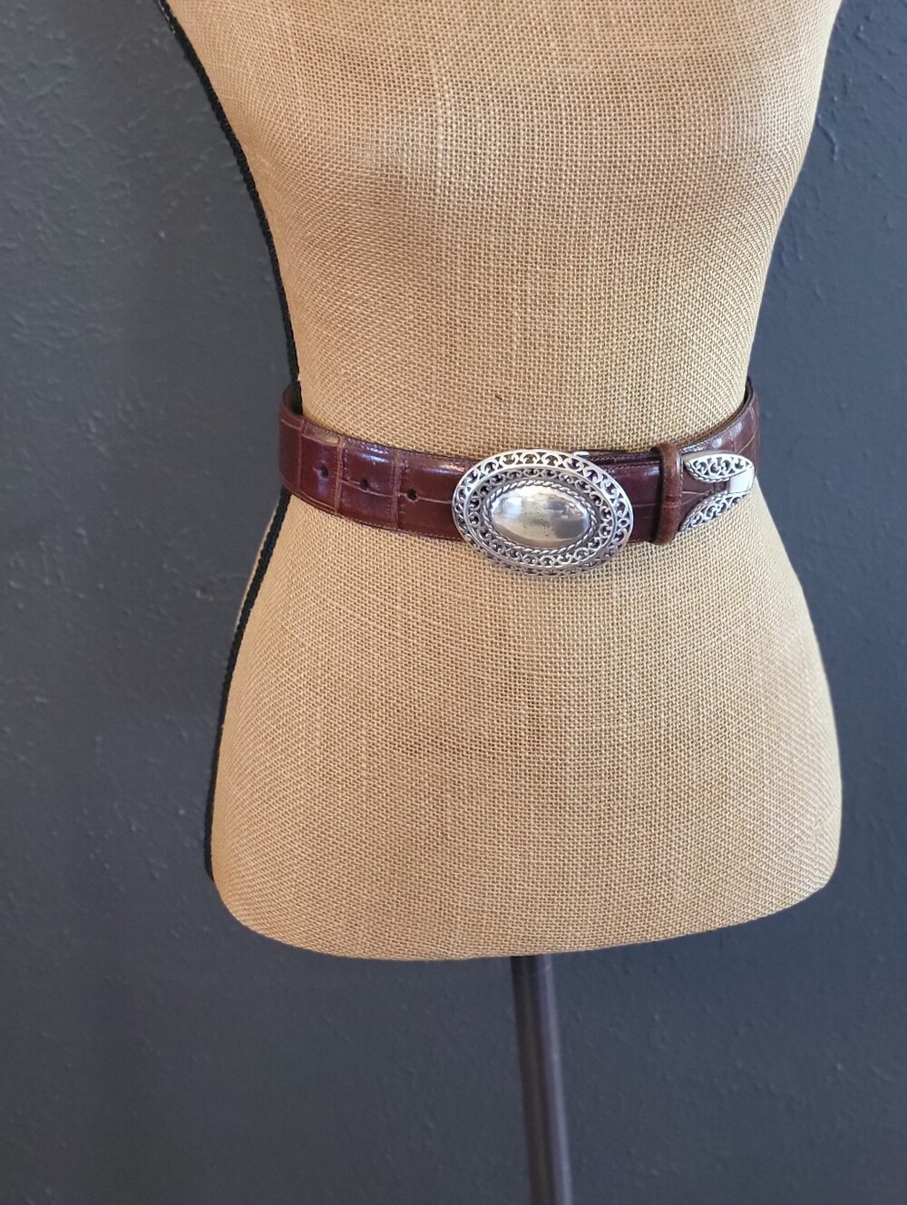 Brighton 39917 Brown Alligator Embossed Leather Belt Silvertone Buckle Small - Picture 2 of 13